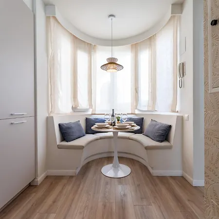 Appartamento Malagasuite Duplex With Parking